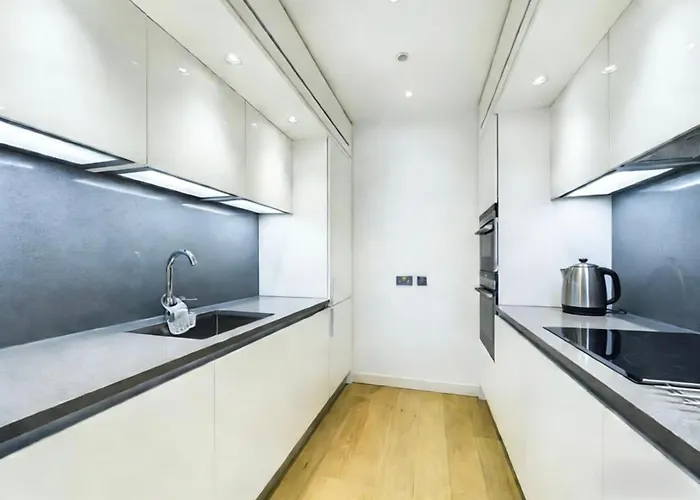Stylish 2br In Quartermile Balcony & Garden View