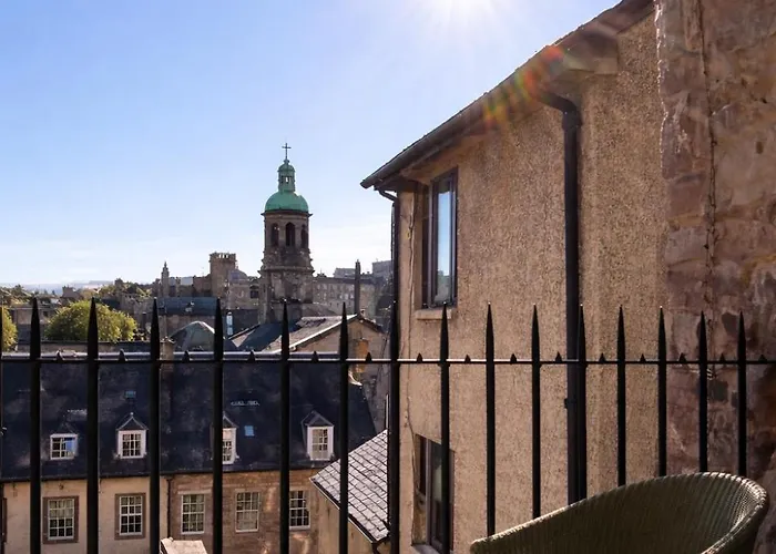 New Royal Mile Apartment With Balcony And Stunning Views Top Floor No Lift Apartmán *