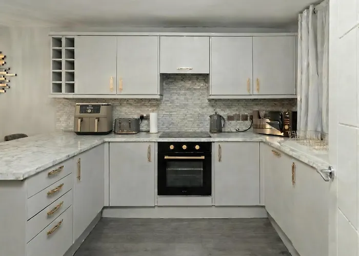 Holiday home Dynastays- Stylish Seaside Home- Dog Friendly, Garden & Parking (adults Only) *