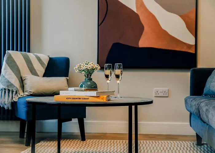 Semesterbostad Stylish 2 Bed Centre With Parking