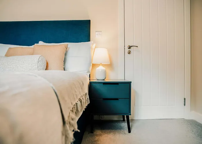 Semesterbostad Stylish 2 Bed Centre With Parking