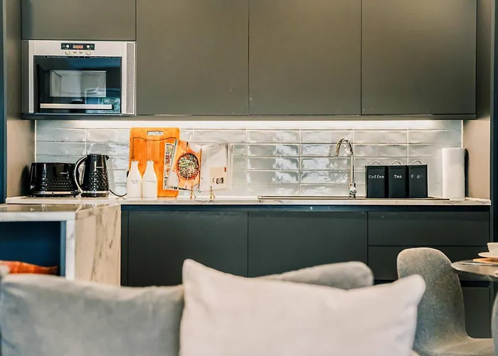 Semesterbostad Stylish 2 Bed Centre With Parking