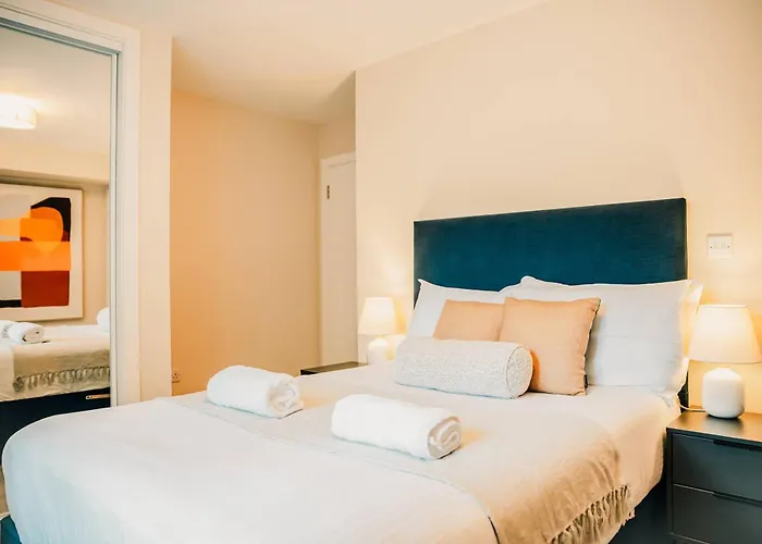 Semesterbostad Stylish 2 Bed Centre With Parking Edinburg