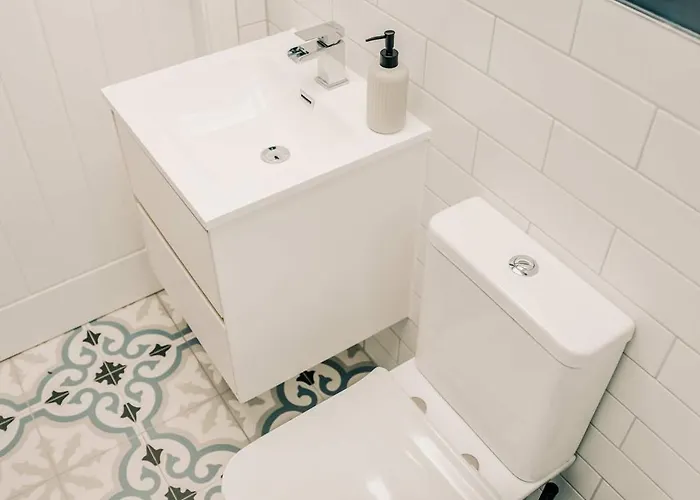 Stylish 2 Bed Centre With Parking Edinburg