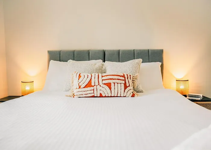 Dom wakacyjny Stylish 2 Bed Centre With Parking *