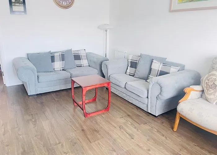 Quiet Free Parking Near Pentland Hills * Edinburgh