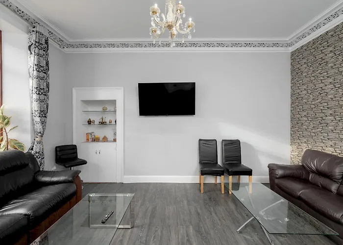 Charming Spacious - Pass The Keys Holiday home