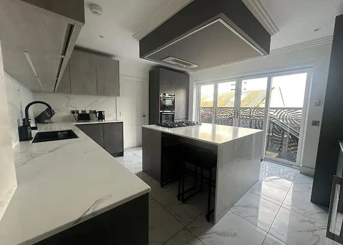 Luxury Waterfront Retreat For Groups Hébergement de vacances *