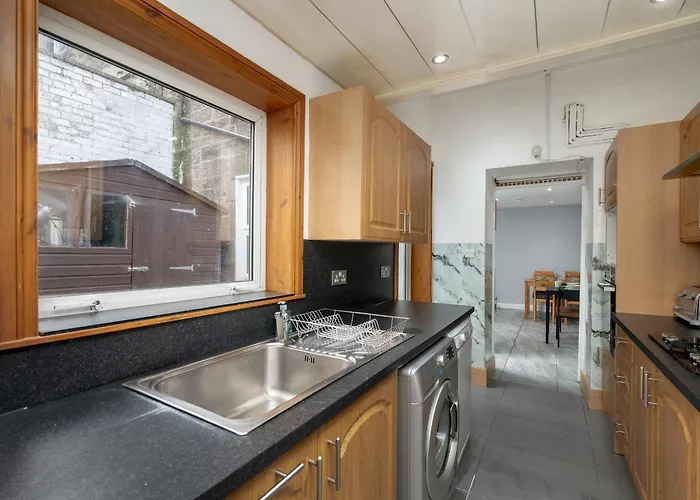 Holiday home Charming Spacious - Pass The Keys Edinburgh