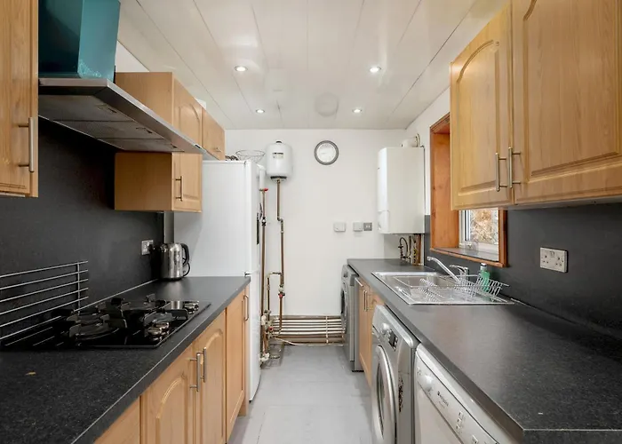 Charming Spacious - Pass The Keys Holiday home *