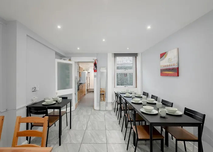 Charming Spacious - Pass The Keys Holiday home