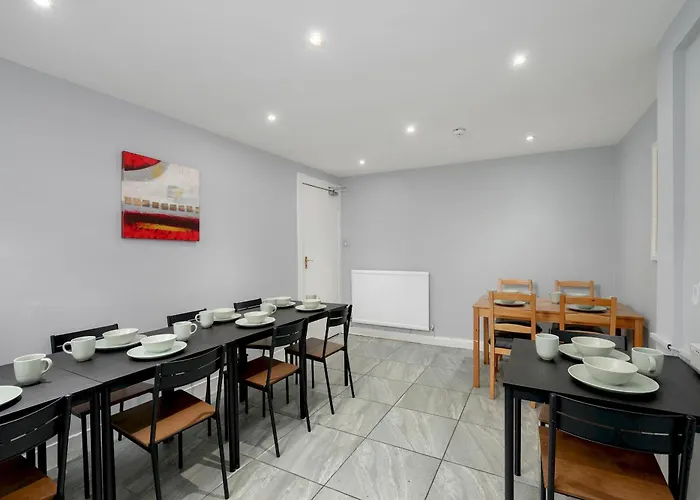 Holiday home Charming Spacious - Pass The Keys