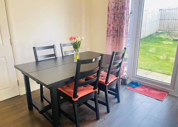 Quiet Free Parking Near Pentland Hills * Edinburgh
