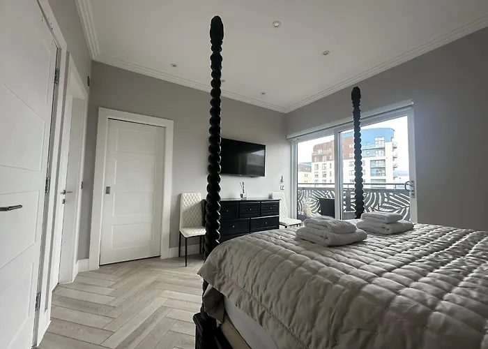 Hébergement de vacances Luxury Waterfront Retreat For Groups