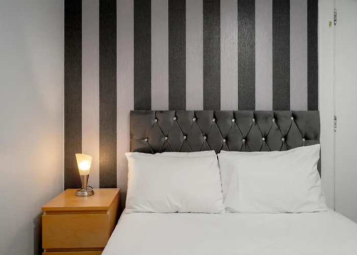 Charming Spacious - Pass The Keys Edinburgh