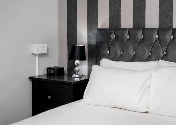 Charming Spacious - Pass The Keys Edinburgh