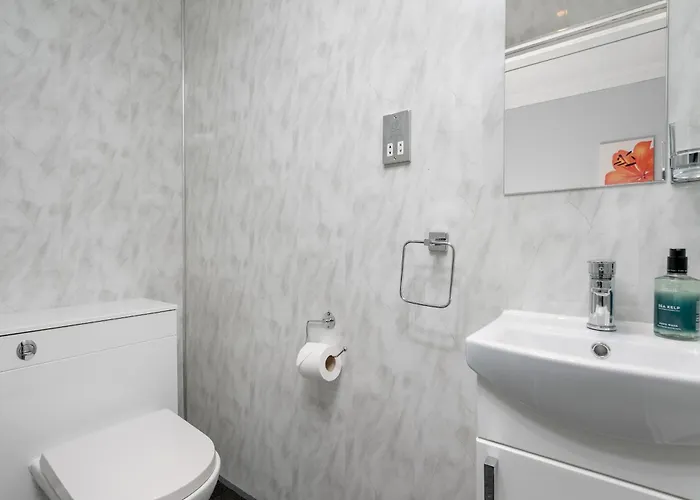 Holiday home Charming Spacious - Pass The Keys *