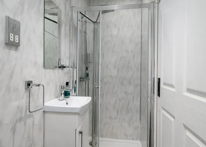 Charming Spacious - Pass The Keys