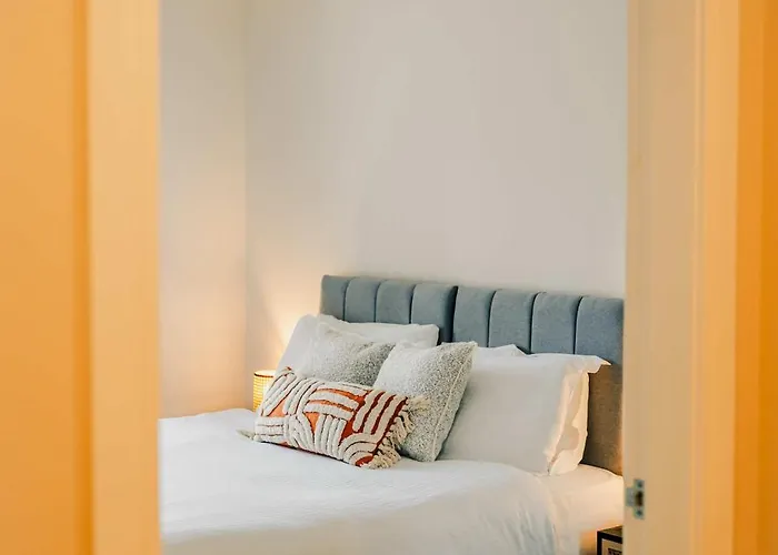 Stylish 2 Bed Centre With Parking Edinburg