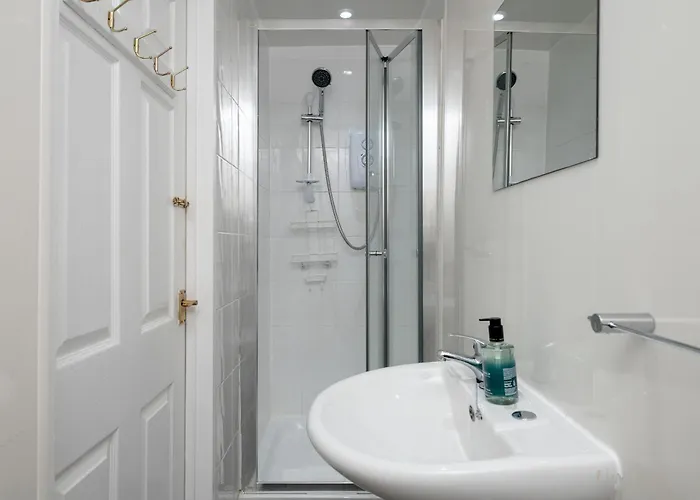 Holiday home Charming Spacious - Pass The Keys Edinburgh