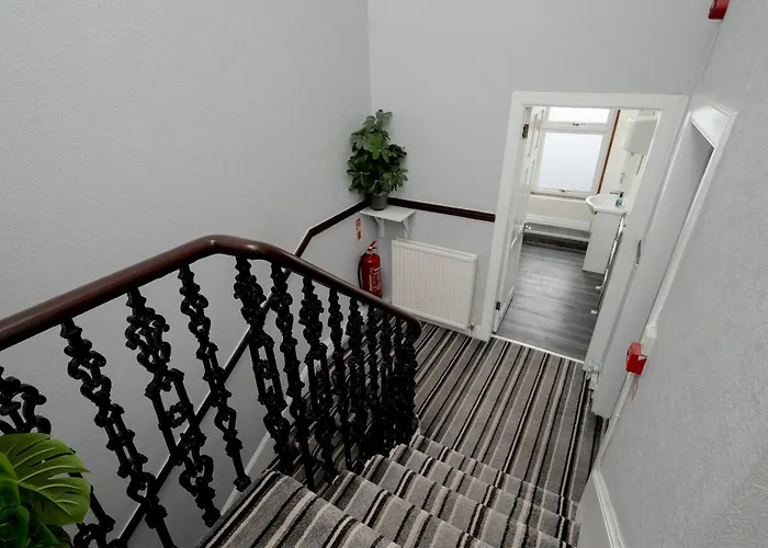 Charming Spacious - Pass The Keys Edinburgh