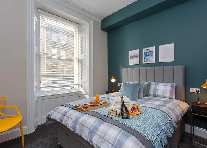 Apartment Old Town Modern Retreat - Near The Castle