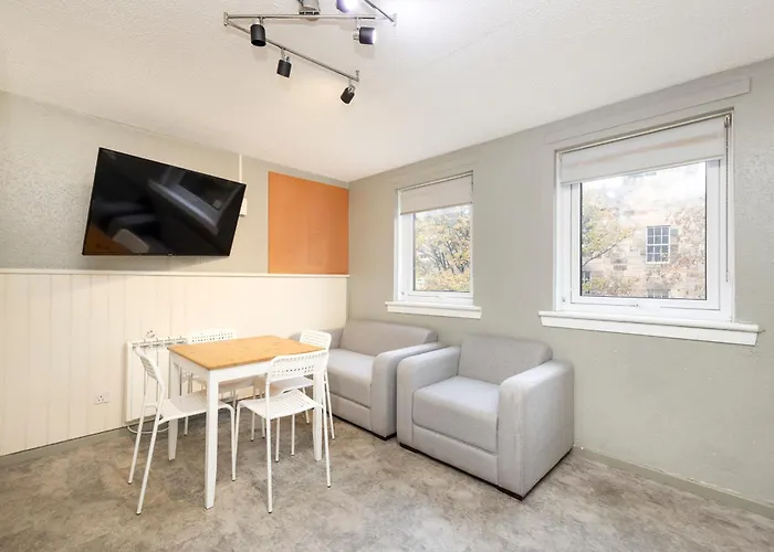 Meadow Court Apartment