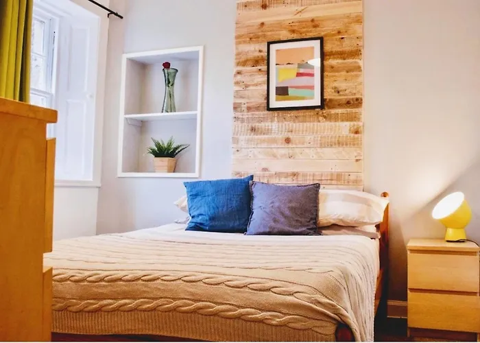 Main Door Flat With Private Garden Center *