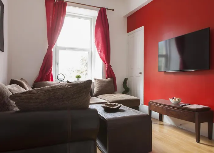 Lovely 3 Bdrm By Meadows