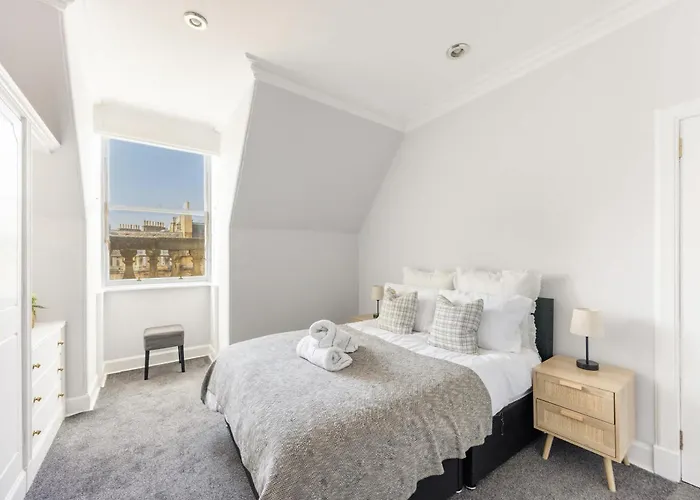 Bnbnova - 2br - West End - Near Castle