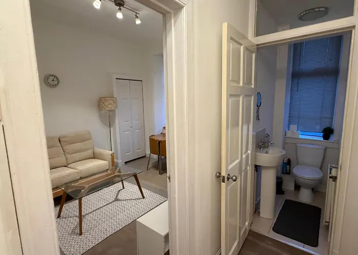 Cosy 1-bed On Seafield Road *