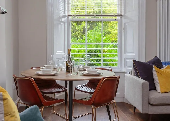 Old Town Modern Retreat - Near The Castle Apartment Edinburgh