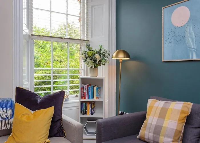 Old Town Modern Retreat - Near The Castle * Edinburgh
