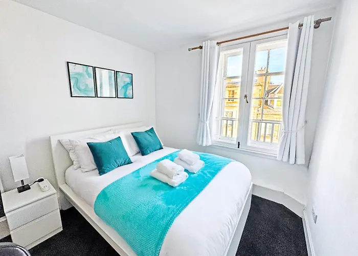 Apartment 3 Bedroom Next To Royal Mile & Castle