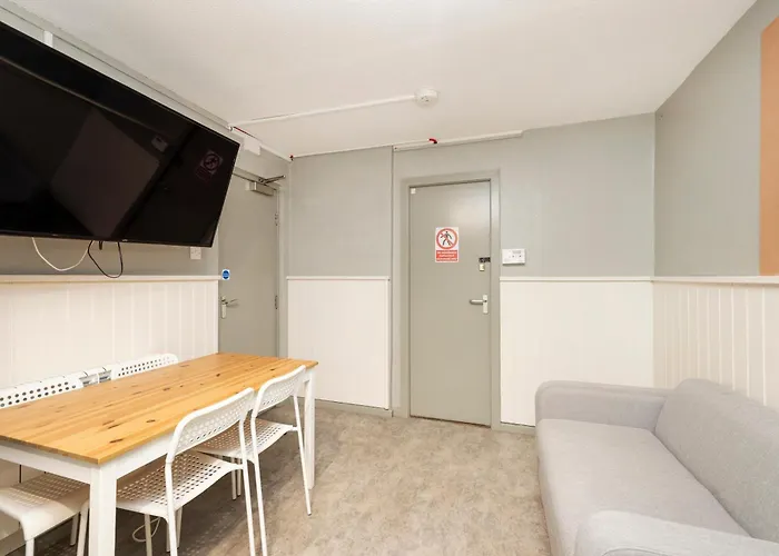Meadow Court Apartment