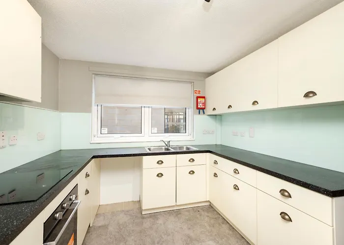 Meadow Court * Edinburgh