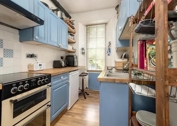 Cobblestone Colony Stockbridge Apartment *