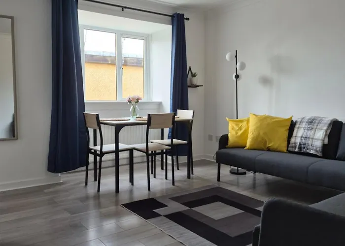 Apartment Cozy 2bdr Close To Free Parking Fast Wi-fi