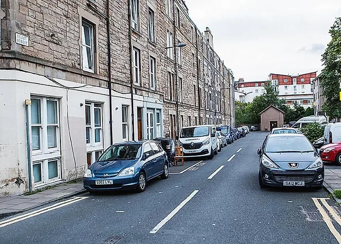 Charming Leith Retreat - Walk To The Shore * Edinburgh