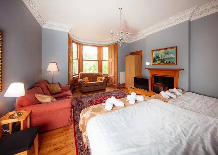 Apartment 4 Bdrm Cosy By The Meadows