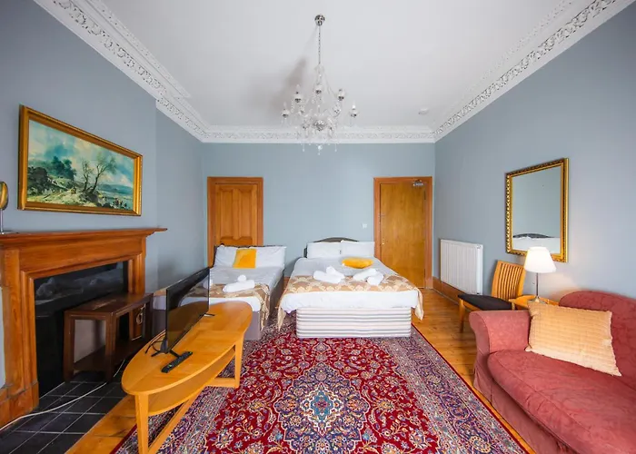 4 Bdrm Cosy By The Meadows *