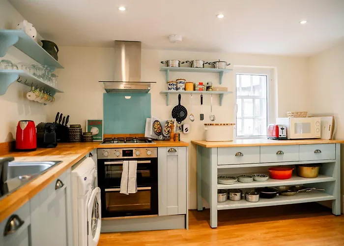 1 Bedroom In Historic Georgian Townhouse Apartment Edinburgh
