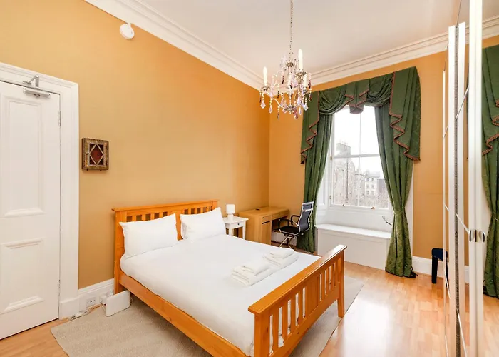 Stylish Southside Flat Near Old Town * Edinburgh