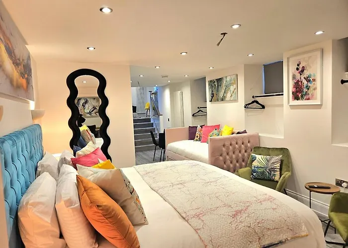 Stylish & Design Apartment- 3 Beds Apartment Edinburgh