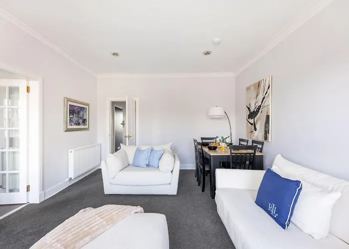 Apartment Bnbnova - 2br - West End - Near Castle