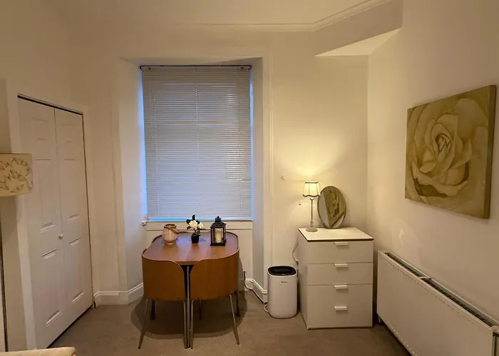 Cosy 1-bed On Seafield Road Apartment Edinburgh
