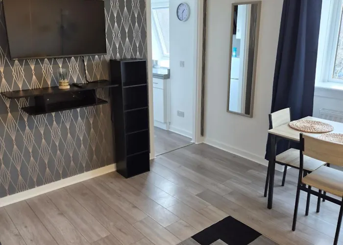 Apartment Cozy 2bdr Close To Free Parking Fast Wi-fi Edinburgh