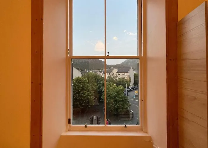 Flat, Arthur Seat View, Walking Distance To Castle Apartment Edinburgh
