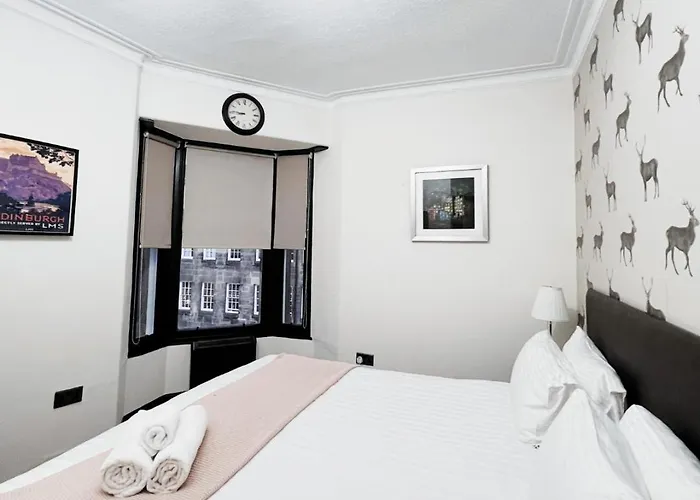 Old Town Castle Apartment Edinburgh