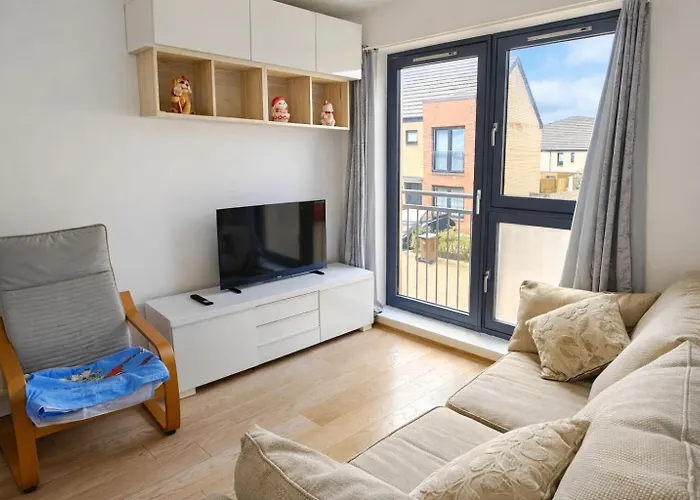 Apartment Anna Flat-spacious 2 Bed Flat With Free Parking And Quite Area *